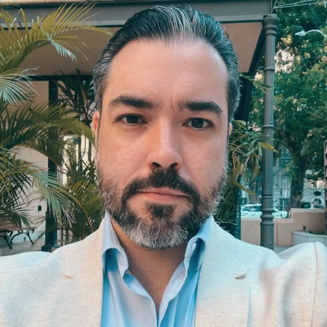 Dr. André Moreno