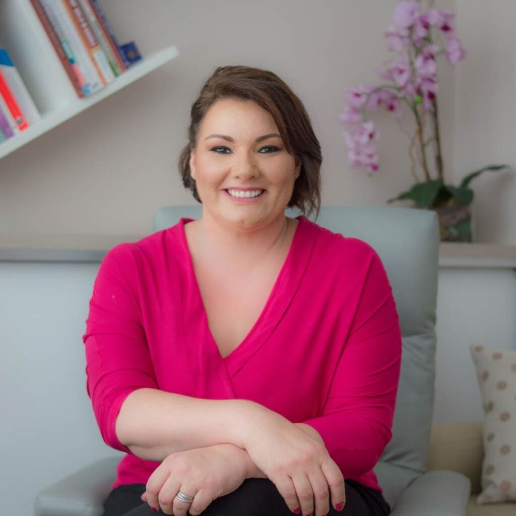 Esp. Monique Vardi-Pinheiro